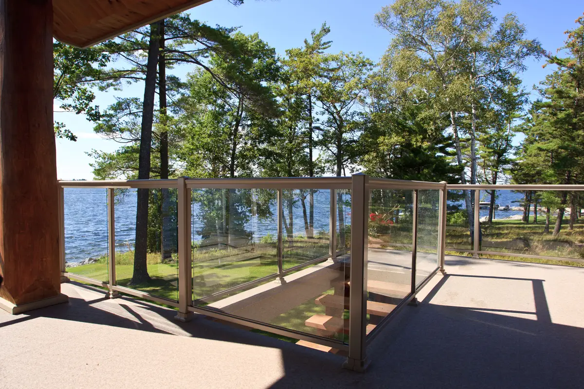 Myrtle Beach Aluminum Railing with Glass