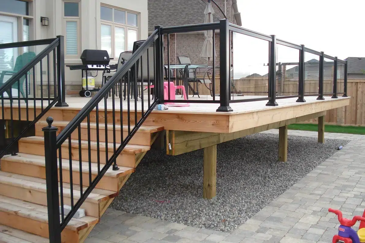 Myrtle Beach Aluminum Railing with Glass