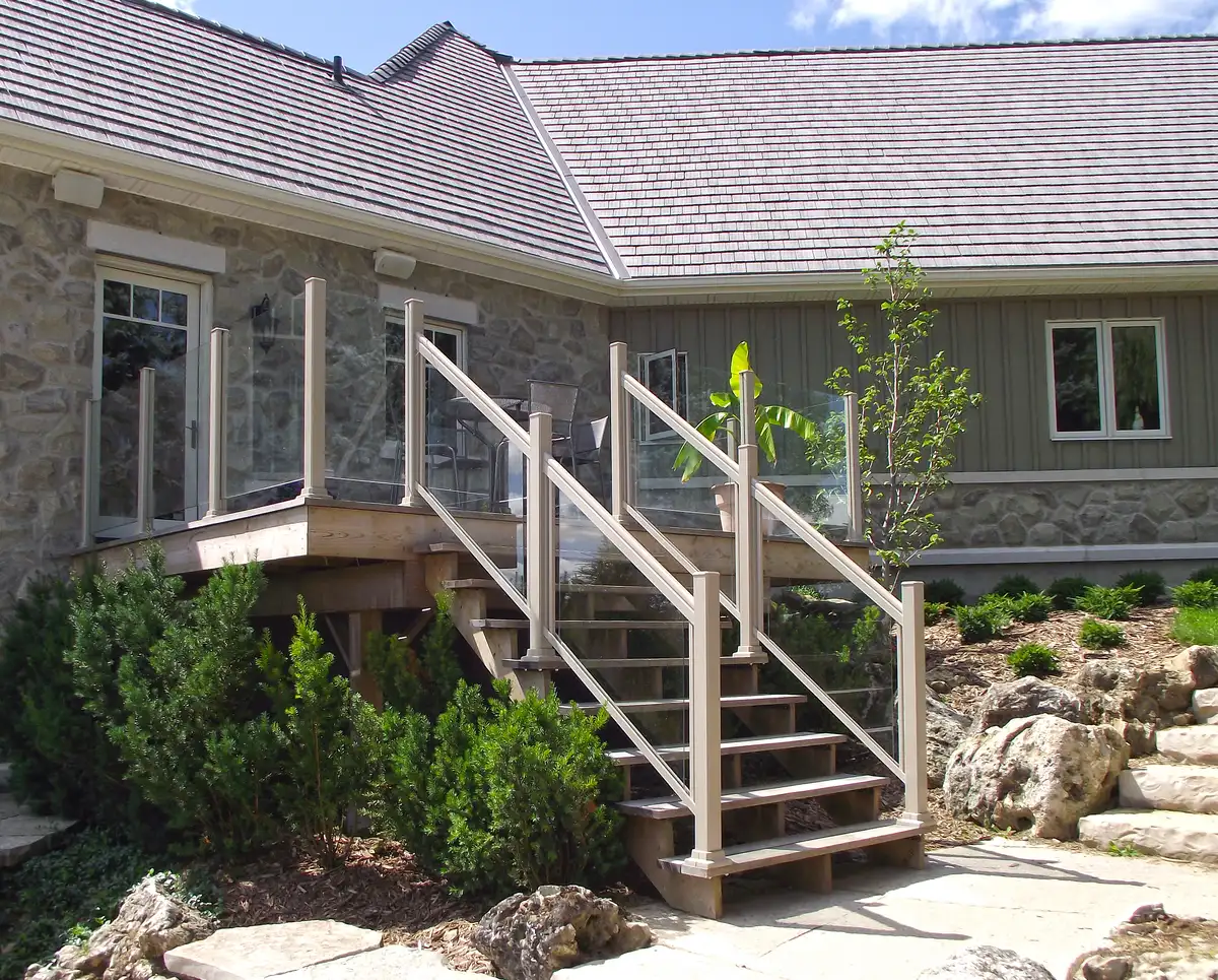 Myrtle Beach Aluminum Railing with Glass