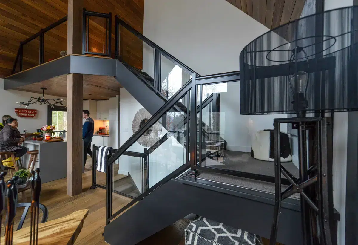 Myrtle Beach Aluminum Railing with Glass