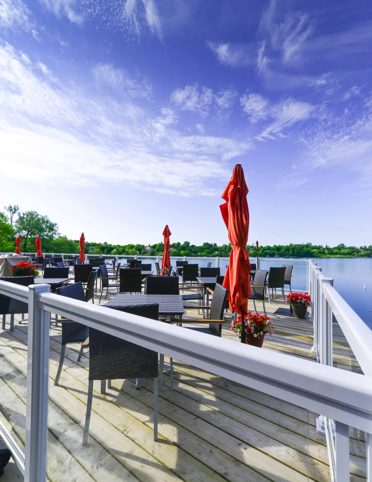 Myrtle Beach Aluminum Railing with Glass