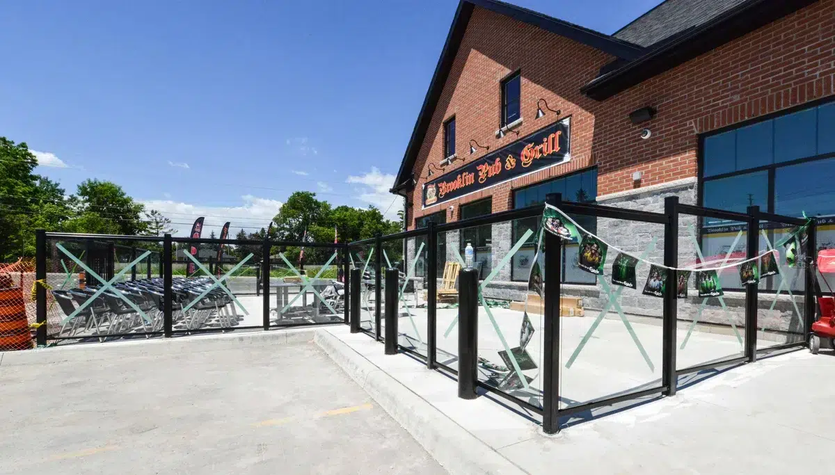 Myrtle Beach Aluminum Railing with Glass