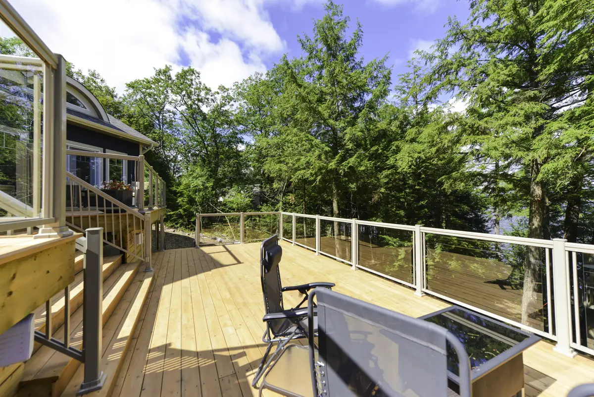 Myrtle Beach Aluminum Railing with Glass