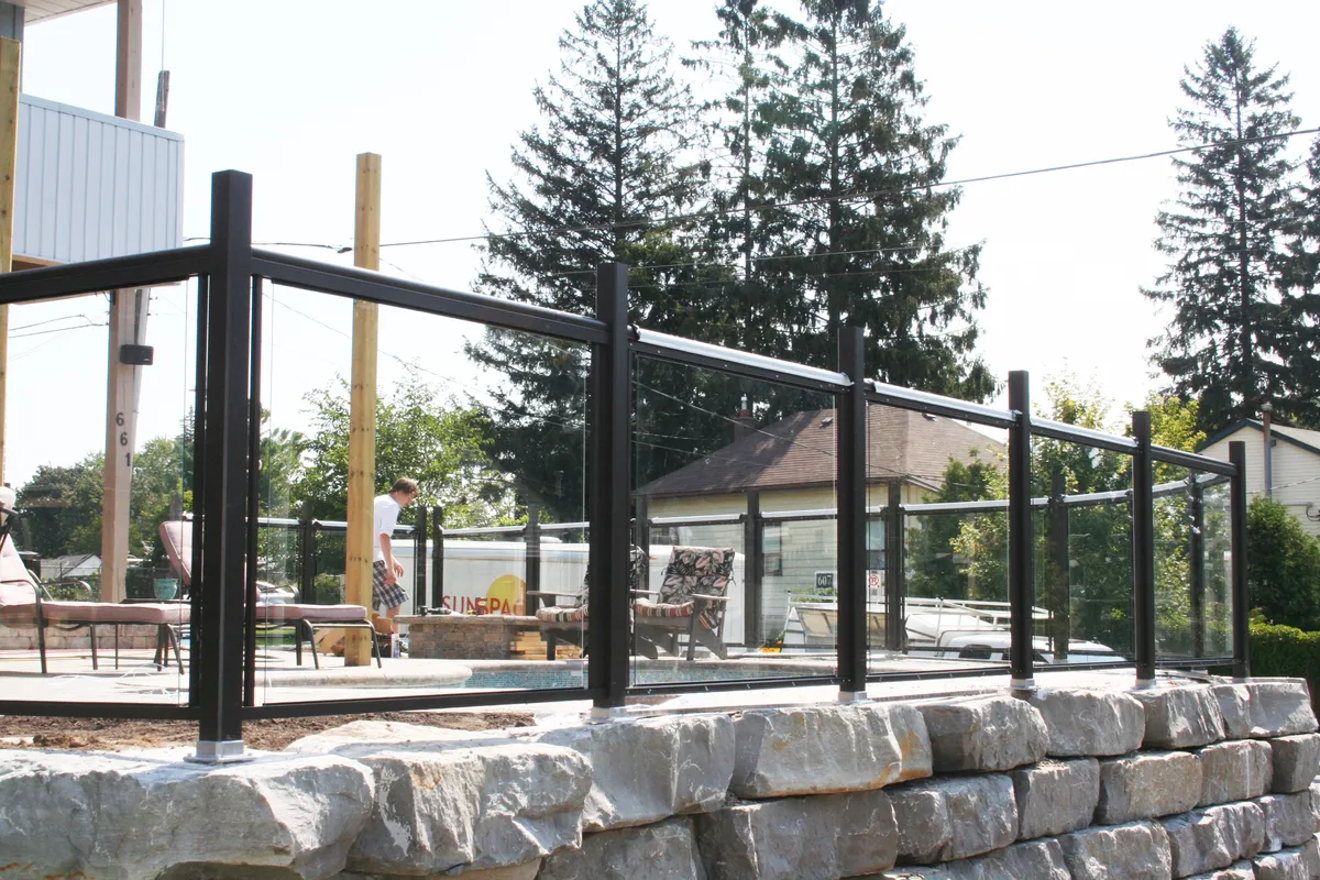 Myrtle Beach Aluminum Railing with Glass