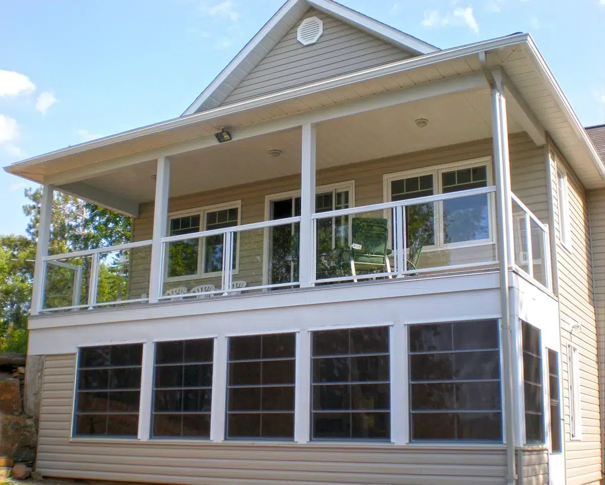 Myrtle Beach Aluminum Railing with Glass